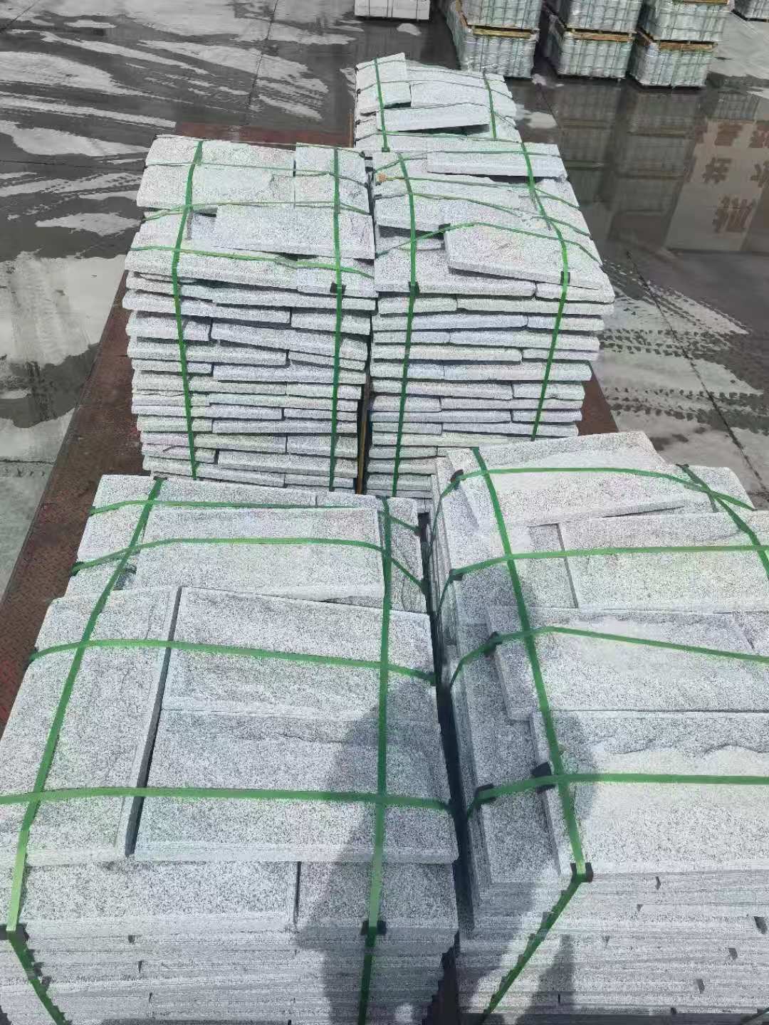 北京 芝麻白蘑菇石装车出货