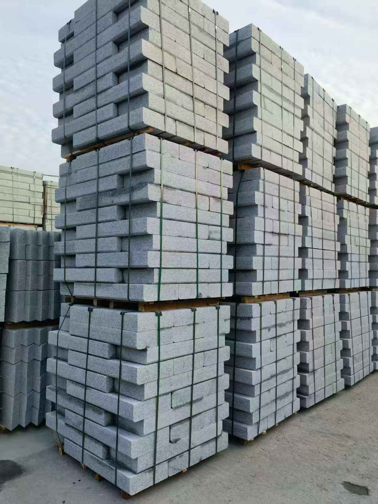 北京 路沿石（路侧石），颜色一致，尺寸标准